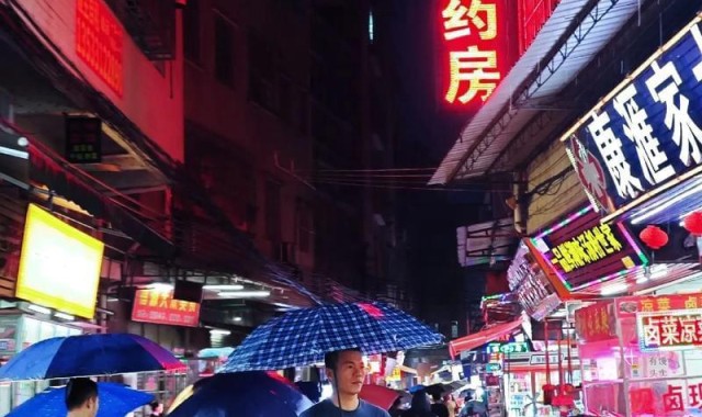 开云体育官方入口-儿子深夜生幻觉屡次性侵母亲，妇女终于无法忍受，凌晨挥刀