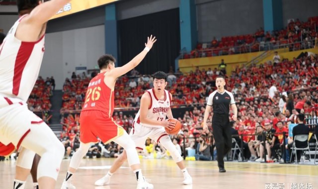CBA四强出炉：卫冕冠军2-1逆转山西，胡金秋15分率队晋级